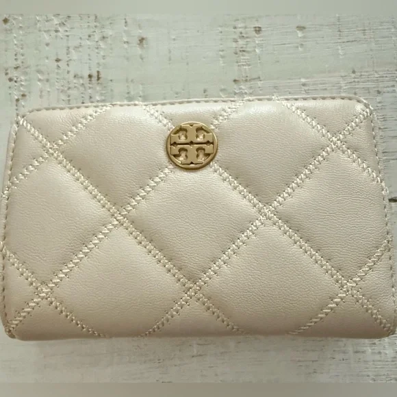 Tory Burch NWT medium Willa wallet in color Brie - Picture 1 of 5